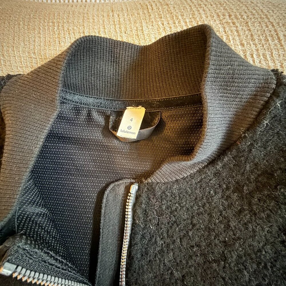 Lululemon Stand Out Sherpa Jacket Heathered Core/ Black Size 4